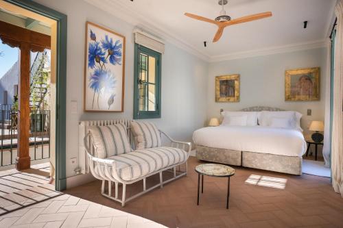 Mariana de Pineda by Home at Homes