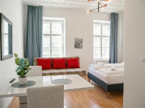 Relaxing 3BR with Living Room Near Belvedere Palace