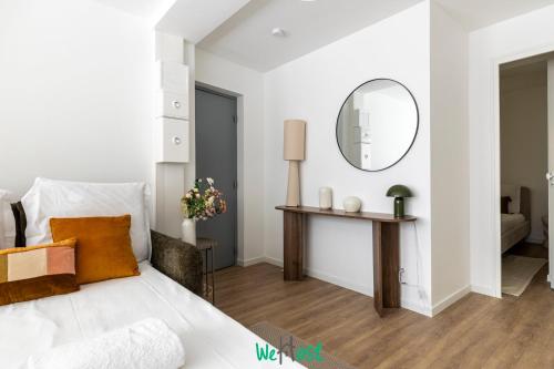 Paris Getaway: Charming 30m² Flat for 4