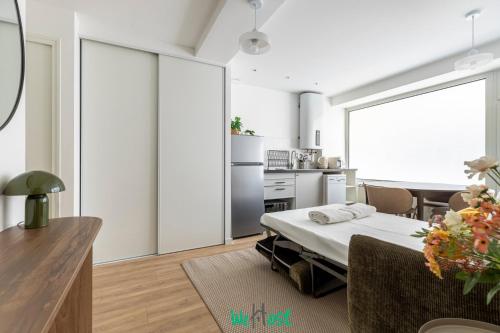 Paris Getaway: Charming 30m² Flat for 4