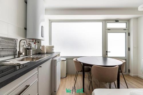 Paris Getaway: Charming 30m² Flat for 4