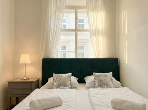 Comfortable 3BR Shared Retreat Next to Belvedere Palace