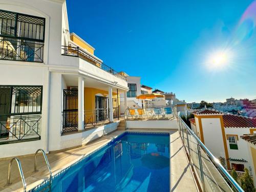 3 Bed Villa 400m from Burriana Beach, Private Pool