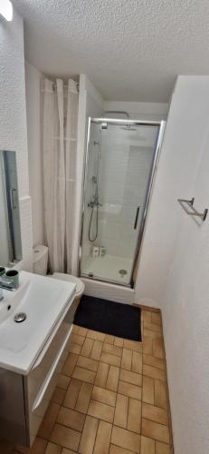 Cozy studio with a sunny balcony, close to the beach