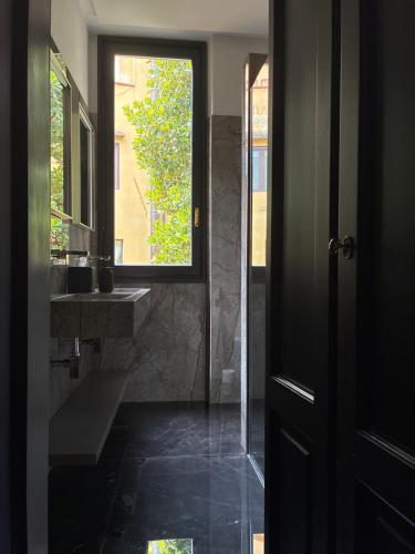 Black Diamond Suite Florence