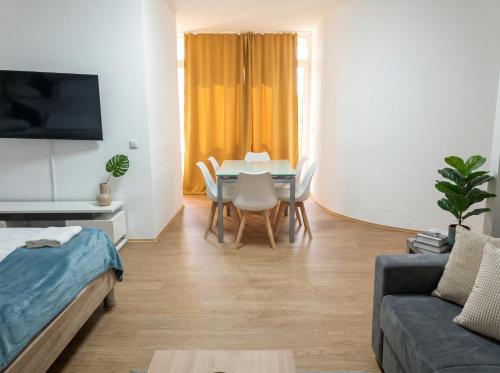 Comfortable 3 BR Apartment Ideal for Groups