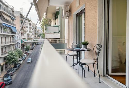 2 Bdr Apt in Vibrant Pangrati-walk to Syntagma