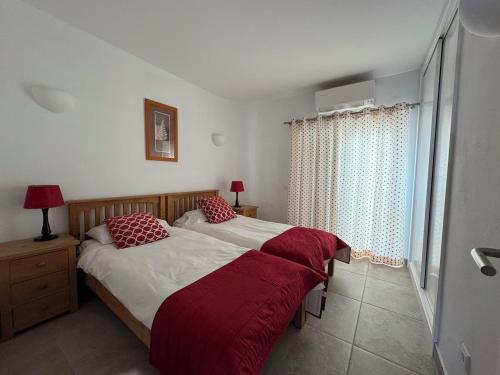 Wohnung über dem Strand mit Pool