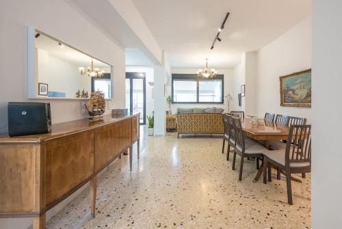 Zen Spacious, Psirri