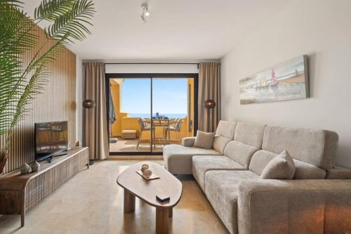 Duquesa Village - Seaview Apartment