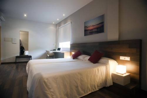 Hotel Beasainにあるベッド