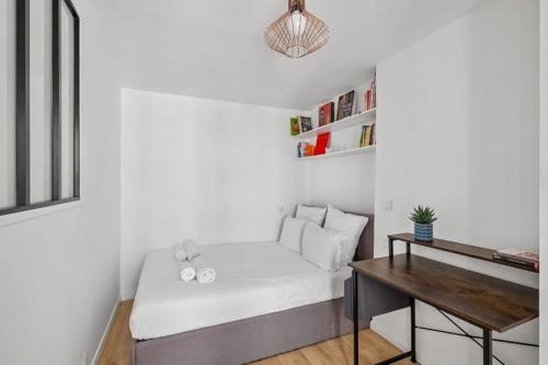 Central and Bright 1BR- Near Parc Monceau