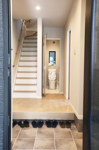 悠悠家 新建三层 独栋别墅 电车6分钟到难波 16分钟到梅田 120平方 有车库