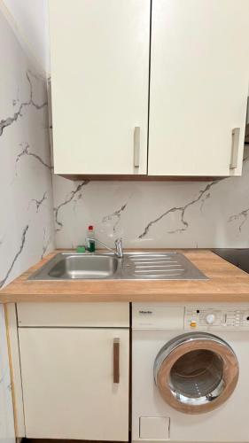 Schönbrunn City Stay , Ground Floor Apartment