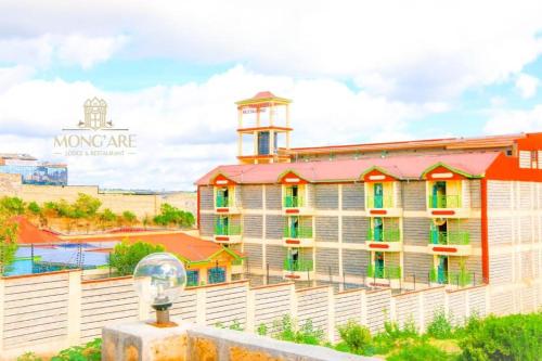 El edificio en el que está el hotel