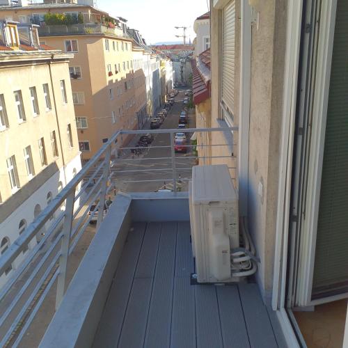 Top Apartment