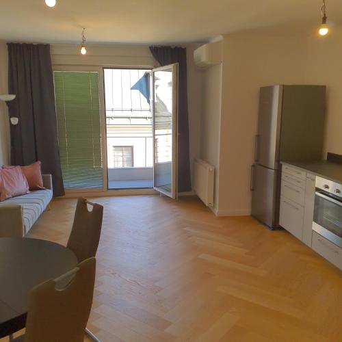 Top Apartment