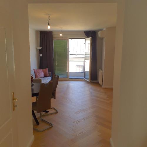 Top Apartment