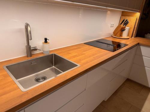 Luxury 2Bed Apartment with Sea Views in Benahavís