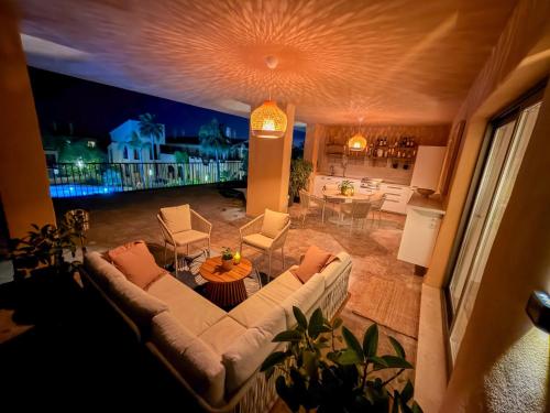 Luxury 2Bed Apartment with Sea Views in Benahavís