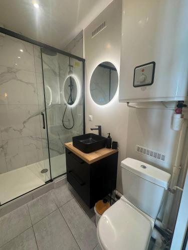 Charming 2-Bedroom Apartment in Pariss Vibrant 19th Arrondissement