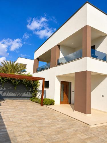 Villa Estate