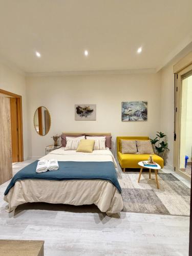 Elegant Suite with Private Terrace in Central Madrid