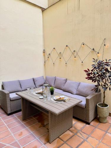 Elegant Suite with Private Terrace in Central Madrid