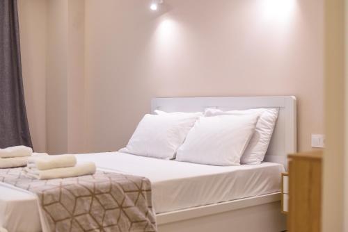 Golden Sun mini suites - 8 minutes from Athens Airport