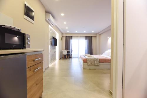 Golden Sun mini suites - 8 minutes from Athens Airport