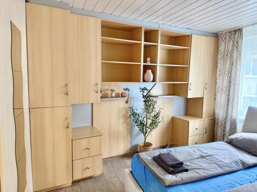Stylish Apartment near Airport & Train