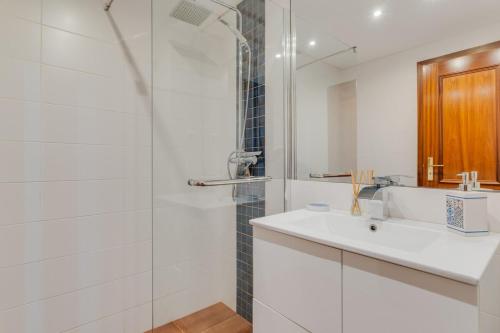 3Br Apartment In Funchal, Madeira With Parking
