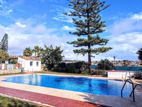 Beautiful Townhouse With Pool & Two Terraces