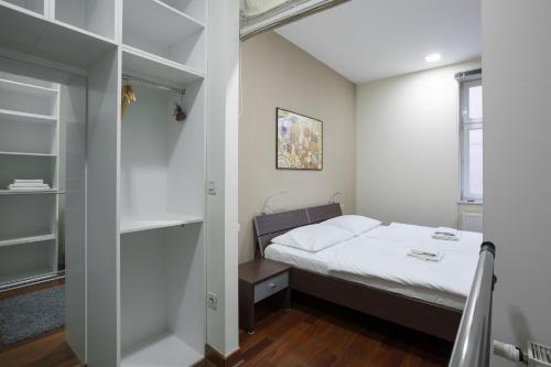 Vinogradska Spacious One-Bedroom Apartment