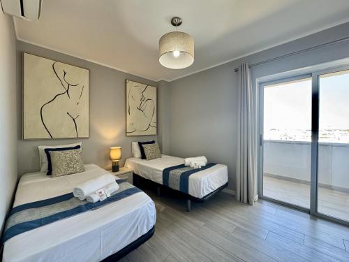Faro Modern by Homing