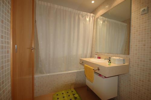 Gallery image of Lets Holidays BEAUTIFUL APARTMENT w/ POOL TOSS in Tossa de Mar