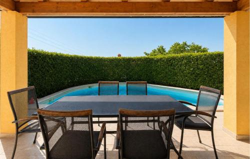 Stunning Home In Porec