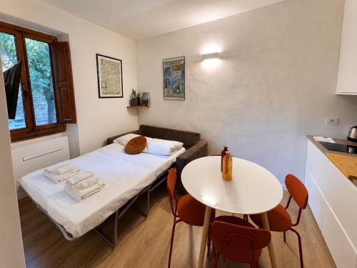 Arno Charm Stay - San Frediano - Florence Italy