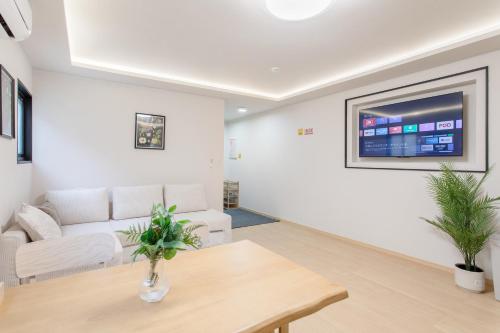 New! Direct access to Namba & KIX 金洲House懿-花园北 通天閣徒歩圏 3階建て一棟貸切 最大14名