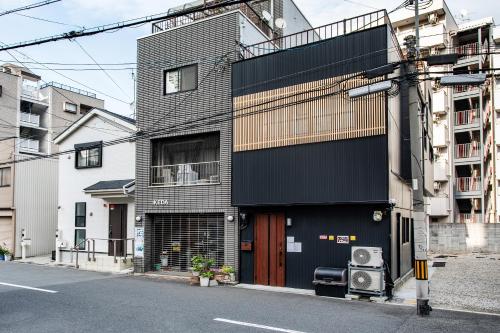 New! Direct access to Namba & KIX 金洲House懿-花园北 通天閣徒歩圏 3階建て一棟貸切 最大14名