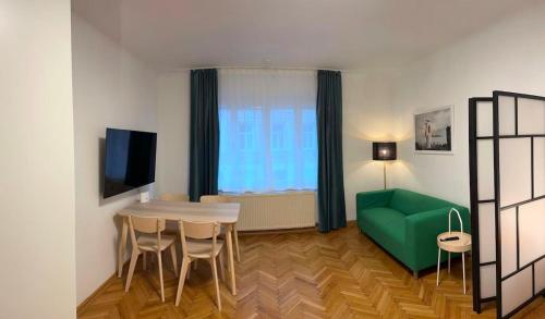 Bright & Modern City Apartments - Close to Center