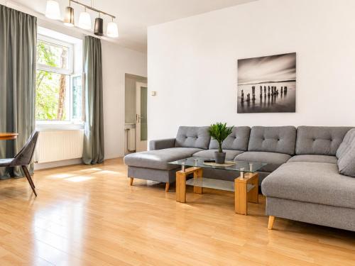 Welcoming 2BR & 1LR Budget Apartment well connected Ideal for Long stays