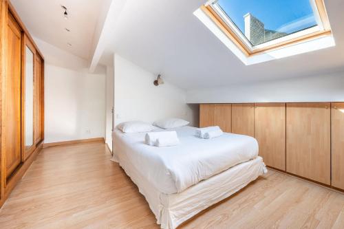 Bright & Central Duplex - Near the Eiffel Tower