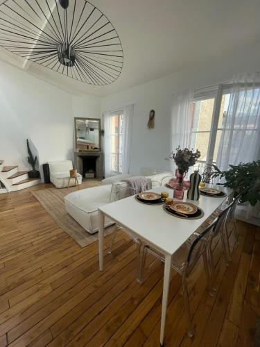 Montmartre duplex with rooftop & panoramic views