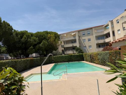 Le Cocon d'Argent, Terrace and Pool