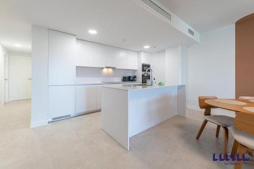 Casa Avena - Premium 3BDR Estepona Apt w Pool