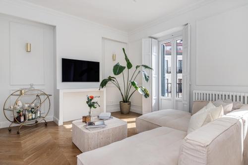 Waou Malasaña Luxe- Short Term Rental