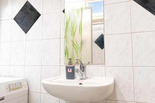 Comfy 2BR Apartment TV & WIFi Suitable for Long Stay