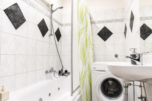 Comfy 2BR Apartment TV & WIFi Suitable for Long Stay