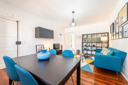 Bright & Central 1 Bedroom Apart.-w/AC+Heating